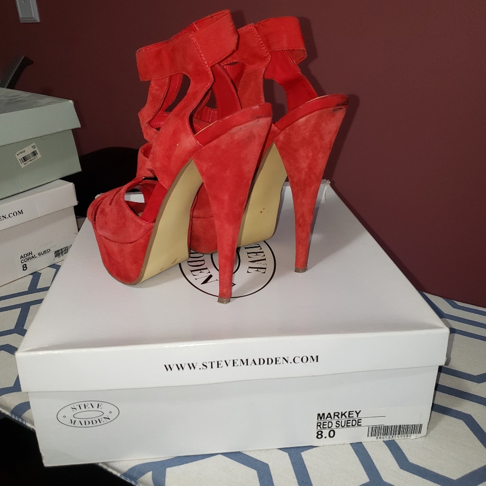 Shoes - Picture 2 of 4